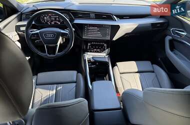 Внедорожник / Кроссовер Audi e-tron 2021 в 