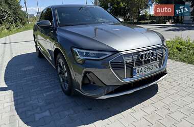 Внедорожник / Кроссовер Audi e-tron 2021 в 