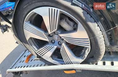 Внедорожник / Кроссовер Audi e-tron 2019 в 