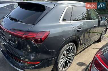 Внедорожник / Кроссовер Audi e-tron 2019 в 