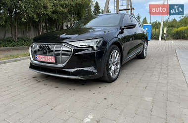 Внедорожник / Кроссовер Audi e-tron 2019 в 