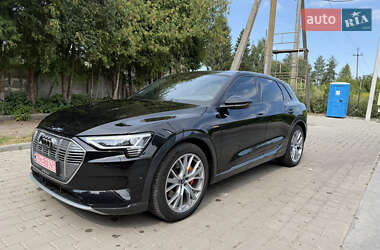 Внедорожник / Кроссовер Audi e-tron 2019 в 