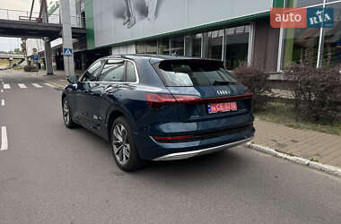 Внедорожник / Кроссовер Audi e-tron 2019 в 