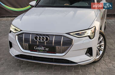 Внедорожник / Кроссовер Audi e-tron 2020 в 