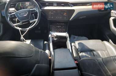 Внедорожник / Кроссовер Audi e-tron 2019 в 