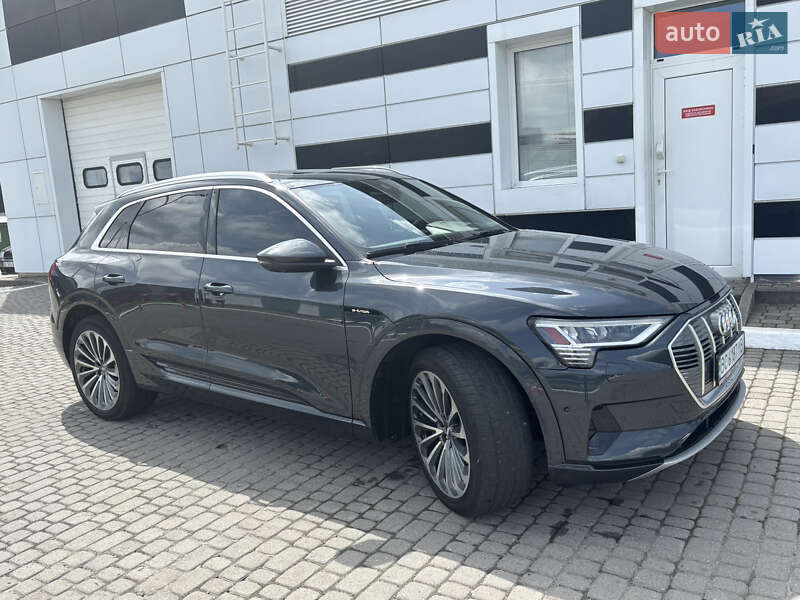 Внедорожник / Кроссовер Audi e-tron 2019 в Львове
