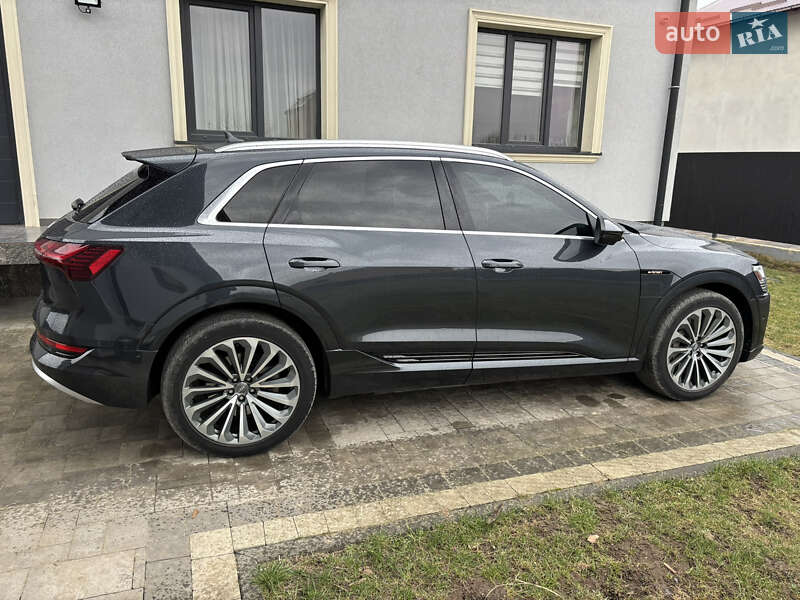 Внедорожник / Кроссовер Audi e-tron 2019 в Львове