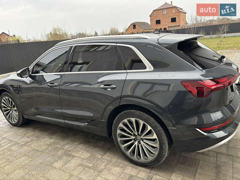 Внедорожник / Кроссовер Audi e-tron 2019 в Львове