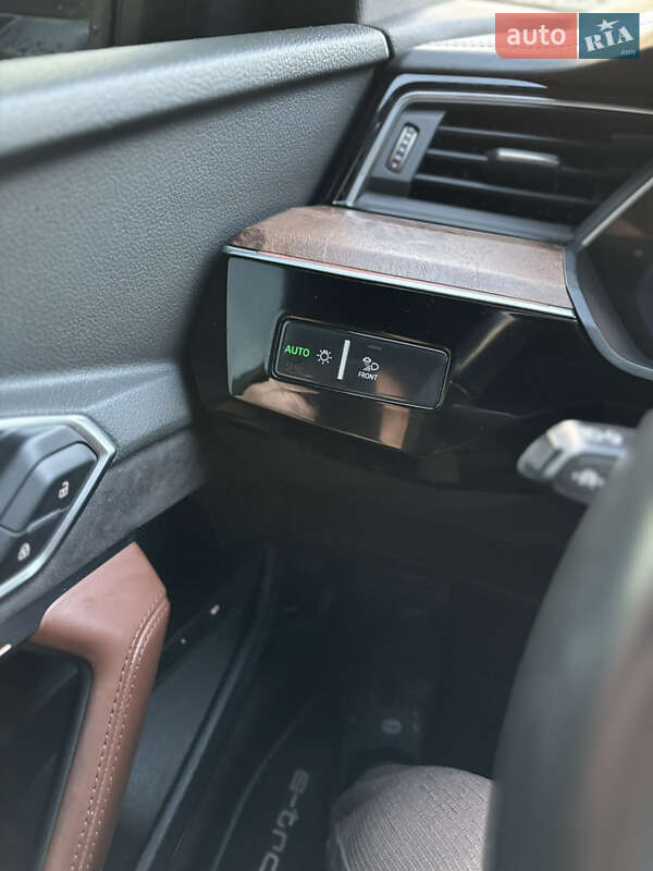 Внедорожник / Кроссовер Audi e-tron 2019 в Львове
