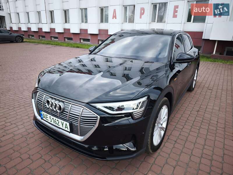 Audi e-tron 2019