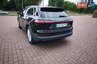 Внедорожник / Кроссовер Audi e-tron 2019 в 