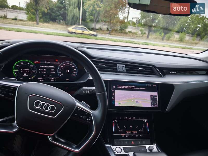 Внедорожник / Кроссовер Audi e-tron 2019 в Каменском