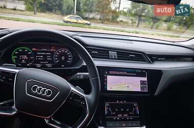 Внедорожник / Кроссовер Audi e-tron 2019 в 