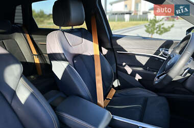 Внедорожник / Кроссовер Audi e-tron 2022 в 