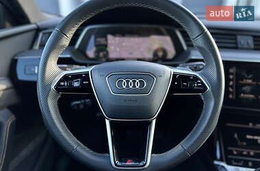 Внедорожник / Кроссовер Audi e-tron 2022 в 
