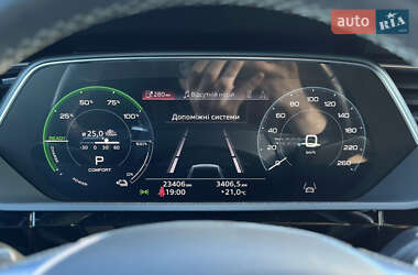 Внедорожник / Кроссовер Audi e-tron 2022 в 