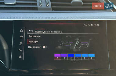 Внедорожник / Кроссовер Audi e-tron 2022 в 