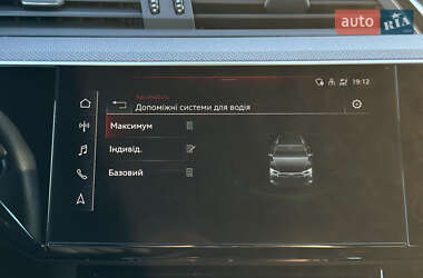 Внедорожник / Кроссовер Audi e-tron 2022 в 