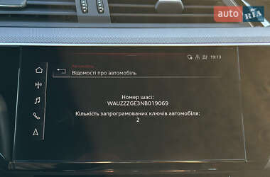 Внедорожник / Кроссовер Audi e-tron 2022 в 