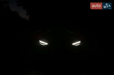 Внедорожник / Кроссовер Audi e-tron 2022 в 
