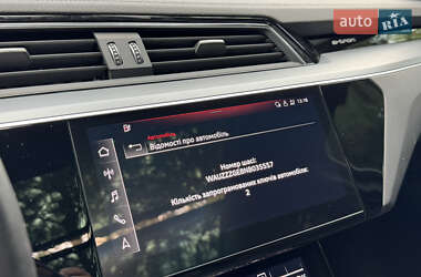 Внедорожник / Кроссовер Audi e-tron 2022 в 