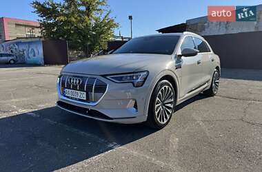 Внедорожник / Кроссовер Audi e-tron 2019 в 