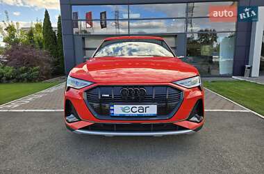 Внедорожник / Кроссовер Audi e-tron 2020 в 