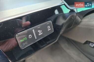 Внедорожник / Кроссовер Audi e-tron 2020 в 