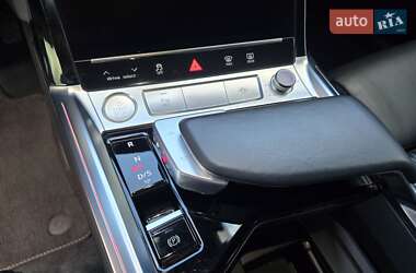 Внедорожник / Кроссовер Audi e-tron 2020 в 