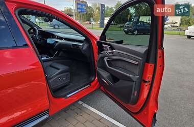 Внедорожник / Кроссовер Audi e-tron 2020 в 