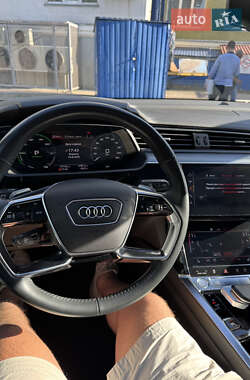Внедорожник / Кроссовер Audi e-tron 2019 в 