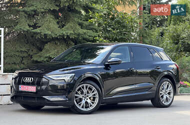 Позашляховик / Кросовер Audi e-tron 2020 в 