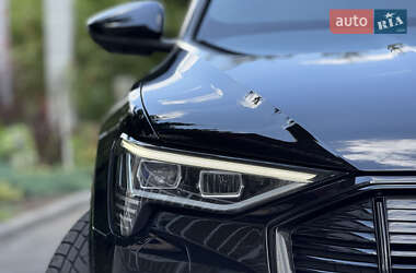 Позашляховик / Кросовер Audi e-tron 2020 в 