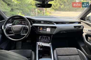 Позашляховик / Кросовер Audi e-tron 2020 в 