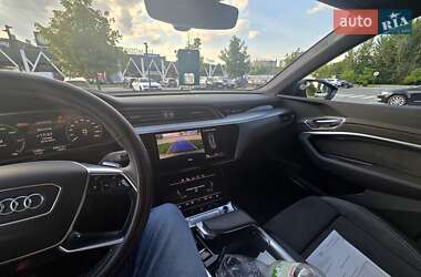 Внедорожник / Кроссовер Audi e-tron 2020 в 