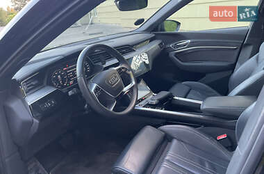 Внедорожник / Кроссовер Audi e-tron 2021 в 