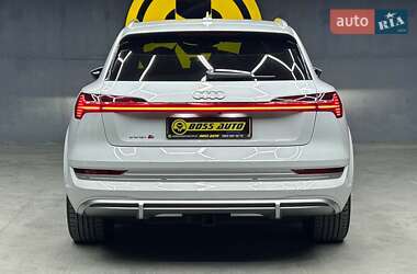 Внедорожник / Кроссовер Audi e-tron 2022 в 
