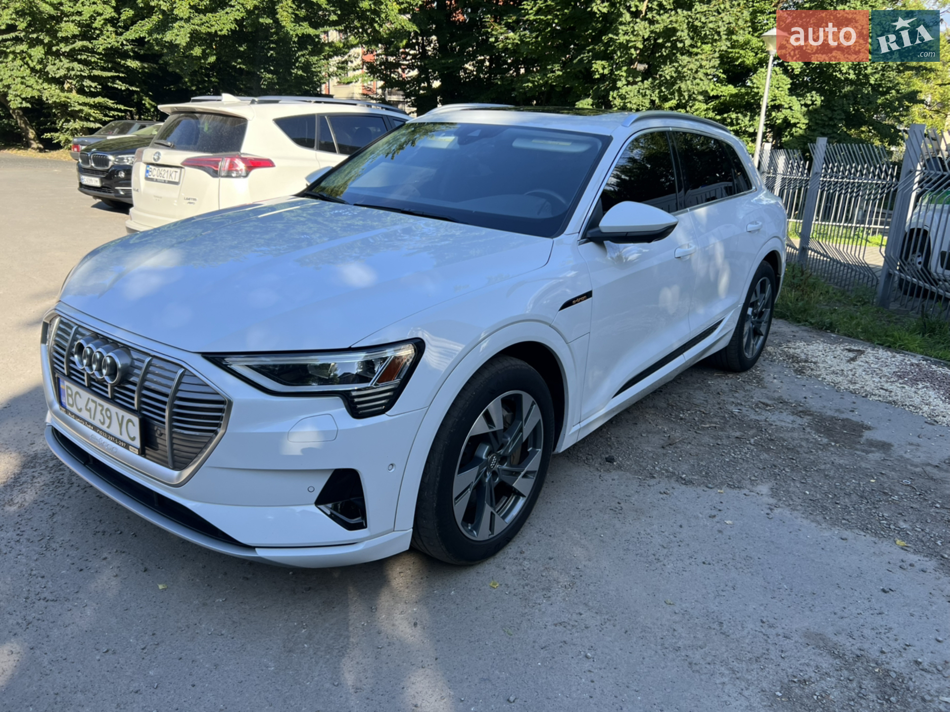 2019 Audi e-tron - мініатюра 2