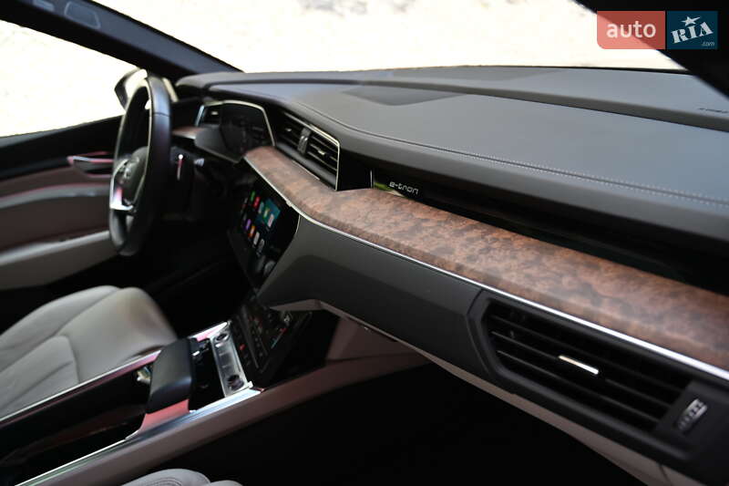 Внедорожник / Кроссовер Audi e-tron 2022 в Львове