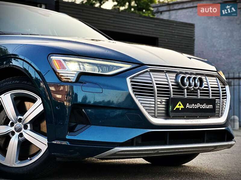 Внедорожник / Кроссовер Audi e-tron 2019 в Киеве