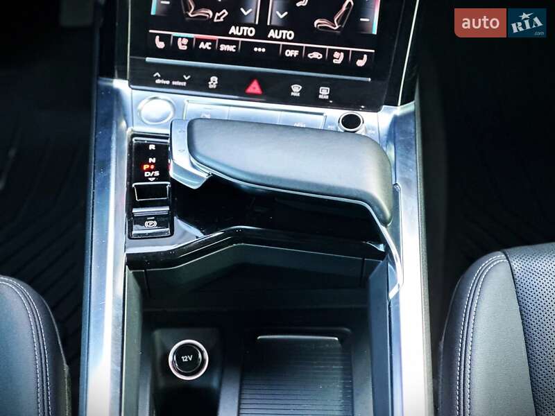 Внедорожник / Кроссовер Audi e-tron 2019 в Киеве