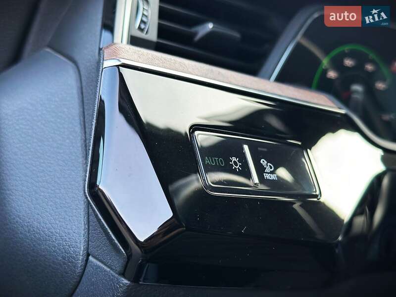 Внедорожник / Кроссовер Audi e-tron 2019 в Киеве