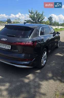 Внедорожник / Кроссовер Audi e-tron 2019 в 