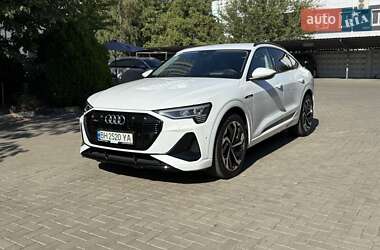 Внедорожник / Кроссовер Audi e-tron 2021 в 