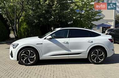 Внедорожник / Кроссовер Audi e-tron 2021 в 
