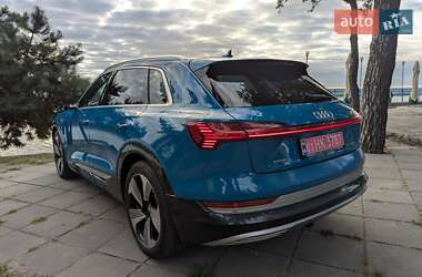 Внедорожник / Кроссовер Audi e-tron 2020 в 