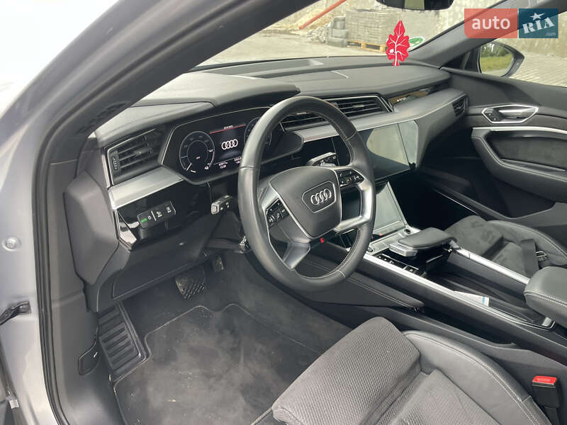 Внедорожник / Кроссовер Audi e-tron 2022 в Ровно