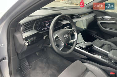 Внедорожник / Кроссовер Audi e-tron 2022 в 