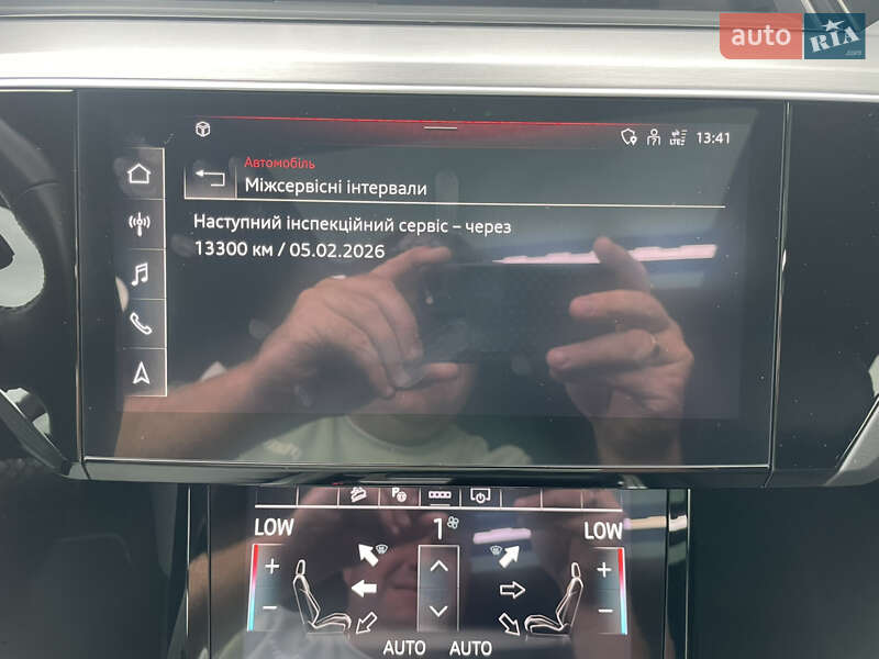 Внедорожник / Кроссовер Audi e-tron 2022 в Ровно