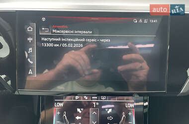 Внедорожник / Кроссовер Audi e-tron 2022 в 